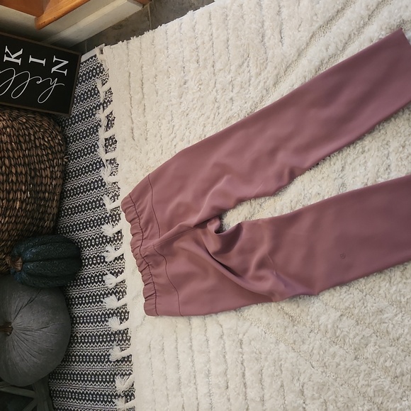 Lululemon On the Fly pants - Picture 10 of 10